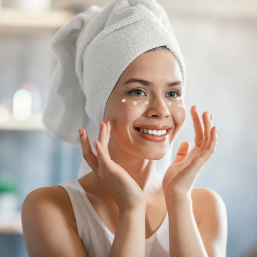 elegir un contorno de ojos adecuado para piel seca